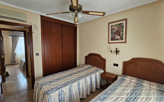 Resale - Villa -
Torrevieja - El Chaparral