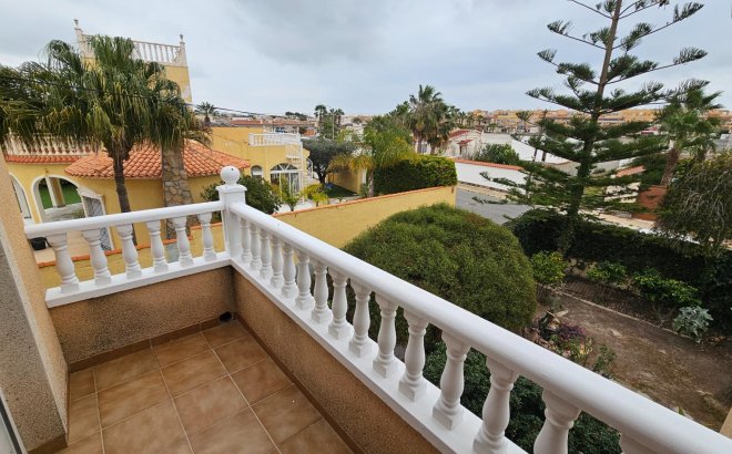 Resale - Villa -
Torrevieja - El Chaparral