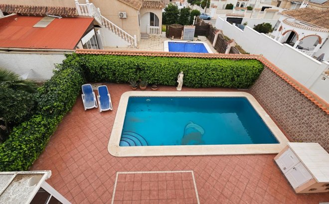Resale - Villa -
Torrevieja - El Chaparral