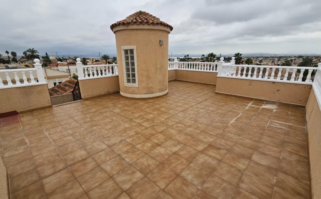 Resale - Villa -
Torrevieja - El Chaparral