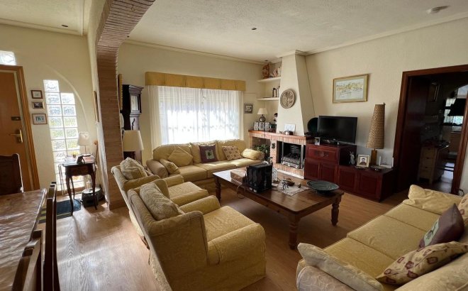 Resale - Villa -
Cabo Roig - Costa Blanca