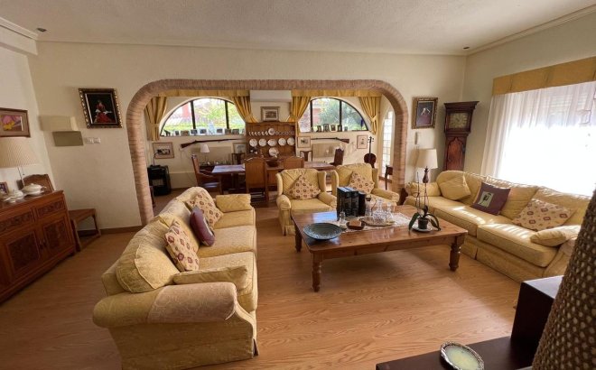 Resale - Villa -
Cabo Roig - Costa Blanca