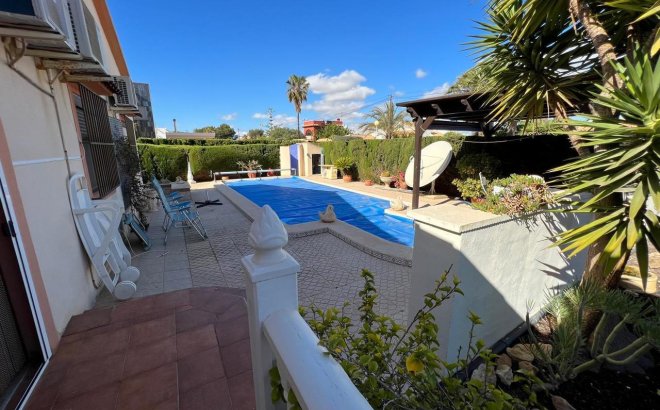 Resale - Villa -
Cabo Roig - Costa Blanca