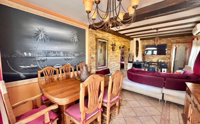 Resale - Villa -
Torrevieja - Los Balcones - Los Altos del Edén