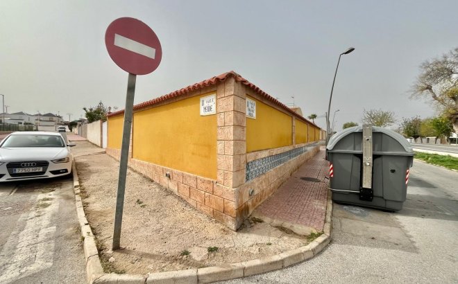 Resale - Villa -
Torrevieja - Los Balcones - Los Altos del Edén