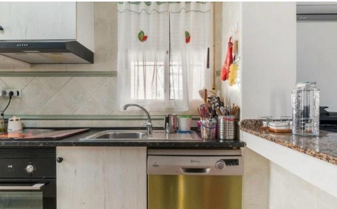 Resale - Dúplex -
San Miguel de Salinas - Las Filipinas