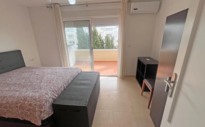 Resale - Dúplex -
San Miguel de Salinas - Las Filipinas