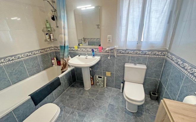 Resale - Dúplex -
San Miguel de Salinas - Las Filipinas