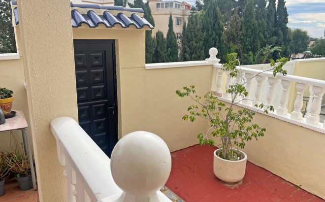 Resale - Dúplex -
San Miguel de Salinas - Las Filipinas