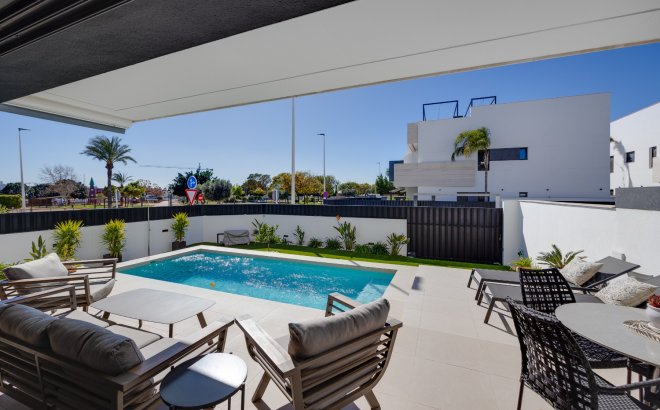 Resale - Bungalow -
Pilar de la Horadada - Costa Blanca