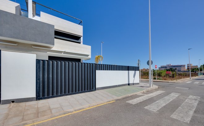 Resale - Bungalow -
Pilar de la Horadada - Costa Blanca