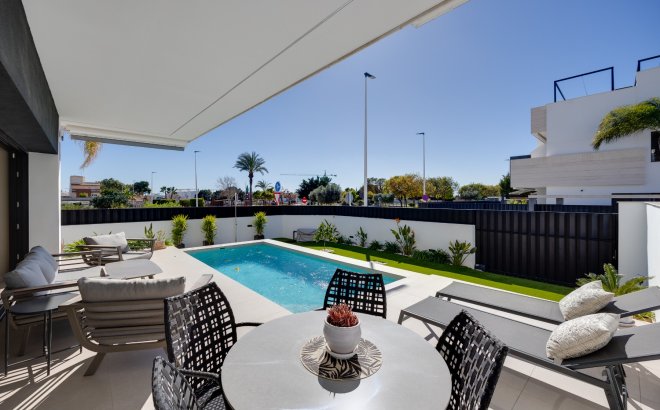 Resale - Bungalow -
Pilar de la Horadada - Costa Blanca