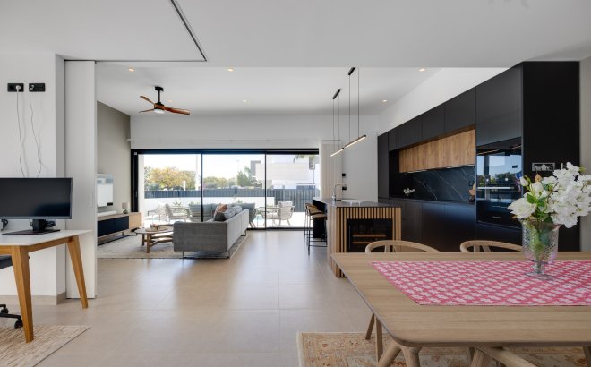 Resale - Bungalow -
Pilar de la Horadada - Costa Blanca