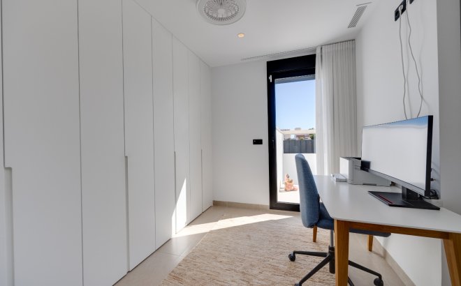 Resale - Bungalow -
Pilar de la Horadada - Costa Blanca