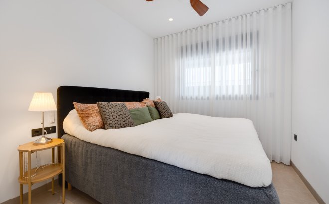 Resale - Bungalow -
Pilar de la Horadada - Costa Blanca