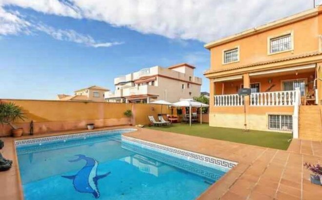Resale - Villa -
Torrevieja - Aguas Nuevas