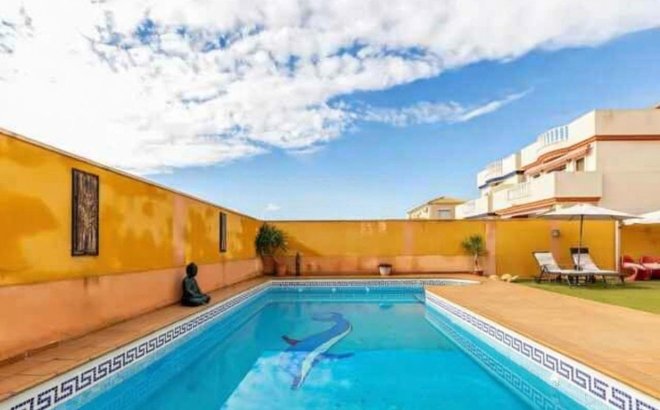 Resale - Villa -
Torrevieja - Aguas Nuevas
