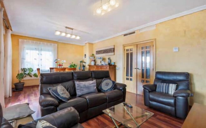 Resale - Villa -
Torrevieja - Aguas Nuevas