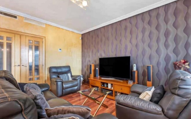 Resale - Villa -
Torrevieja - Aguas Nuevas