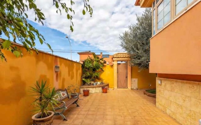 Resale - Villa -
Torrevieja - Aguas Nuevas