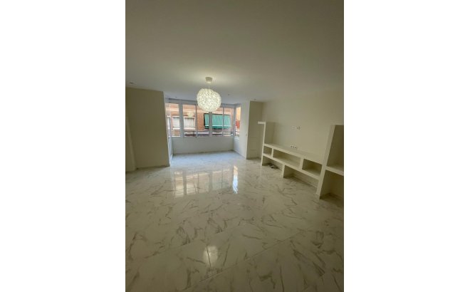 Resale - Apartment -
Torrevieja - Costa Blanca