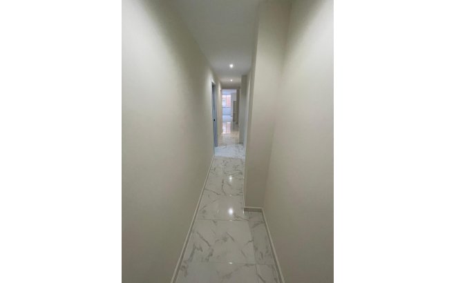 Resale - Apartment -
Torrevieja - Costa Blanca