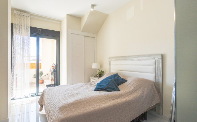 Resale - Bungalow -
Los Altos - Costa Blanca