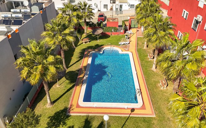 Resale - Bungalow -
Los Altos - Costa Blanca