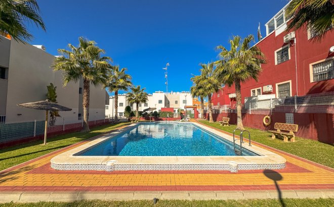 Resale - Bungalow -
Los Altos - Costa Blanca