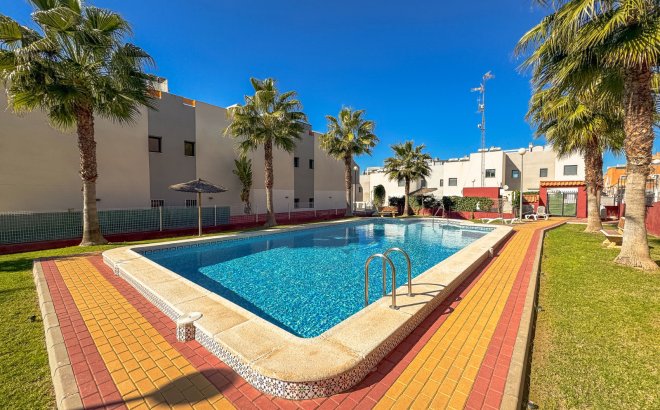 Resale - Bungalow -
Los Altos - Costa Blanca