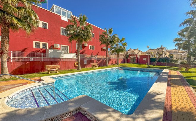 Resale - Bungalow -
Los Altos - Costa Blanca