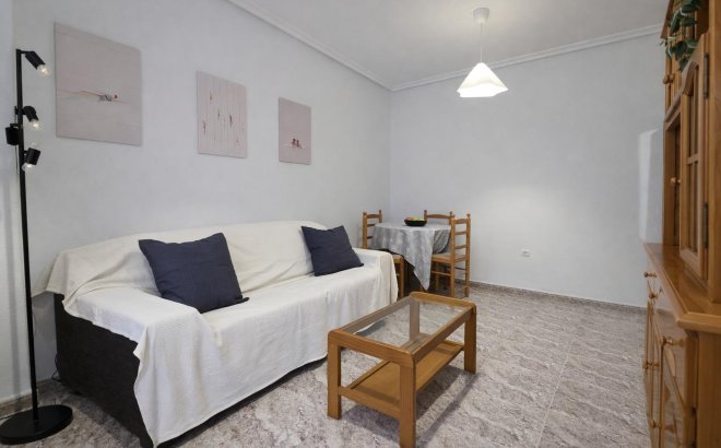 Resale - Apartment -
Torrevieja - Centro - Muelle Pesquero