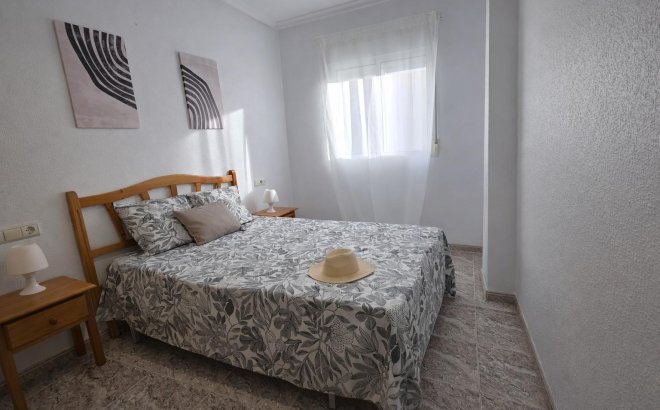 Resale - Apartment -
Torrevieja - Centro - Muelle Pesquero