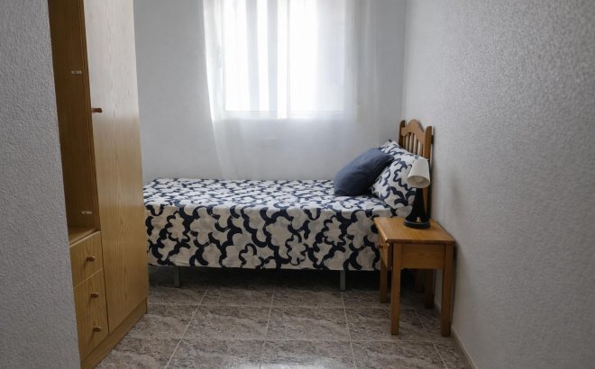 Resale - Apartment -
Torrevieja - Centro - Muelle Pesquero