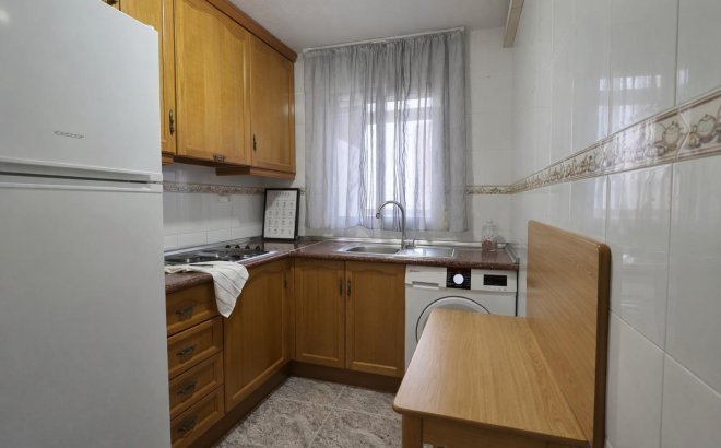 Resale - Apartment -
Torrevieja - Centro - Muelle Pesquero