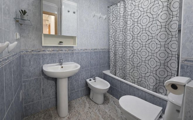 Resale - Apartment -
Torrevieja - Centro - Muelle Pesquero