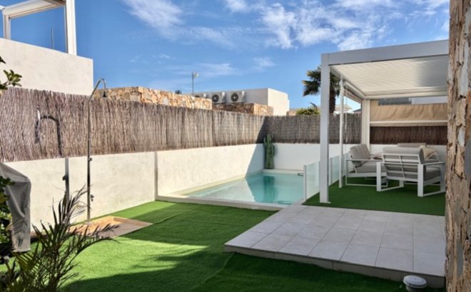 Resale - Villa -
Cabo Roig - Costa Blanca