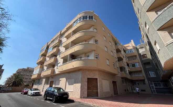 Resale - Apartment -
Torrevieja - Playa del Cura