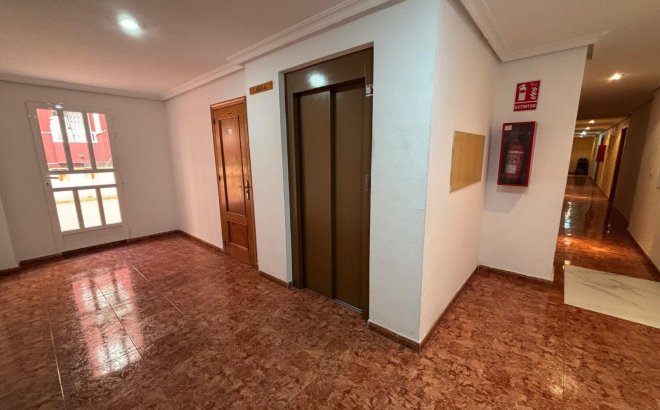 Resale - Apartment -
Torrevieja - Playa del Cura
