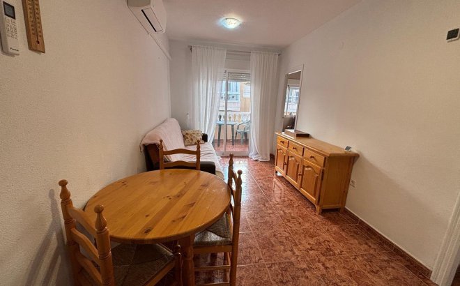 Resale - Apartment -
Torrevieja - Playa del Cura