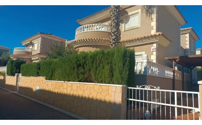 Resale - Villa -
Los Altos - Costa Blanca