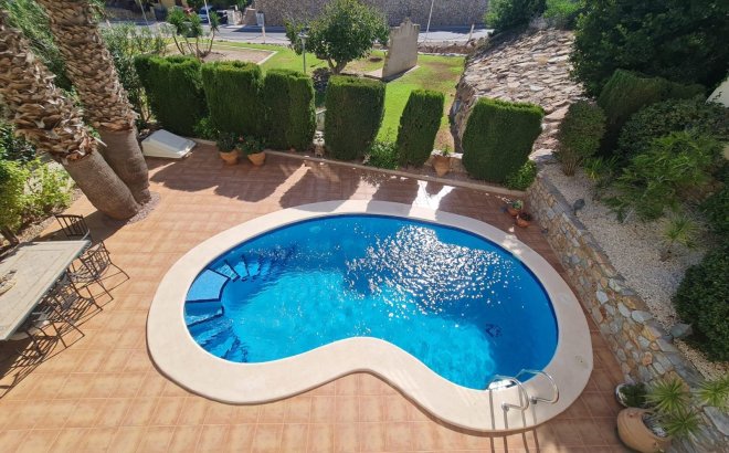 Resale - Villa -
Orihuela Costa - Lomas De Campoamor-las Ramblas