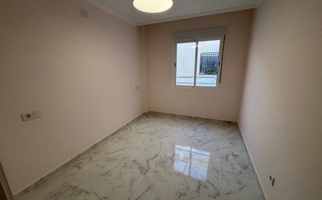 Resale - Penthouse -
Torrevieja - Acequion