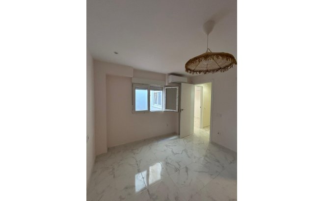 Revente - Appartement -
Torrevieja