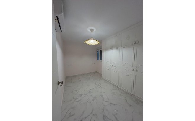 Revente - Appartement -
Torrevieja