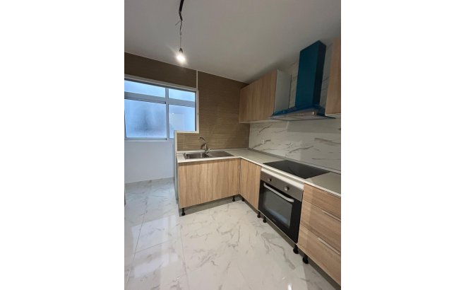 Revente - Appartement -
Torrevieja