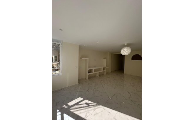 Revente - Appartement -
Torrevieja