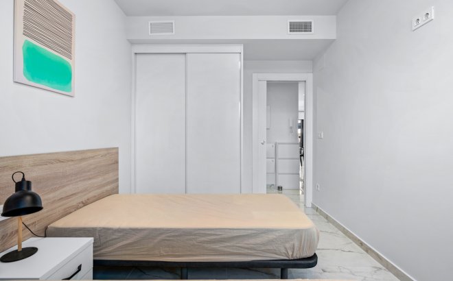 Resale - Apartment -
Villamartin - Costa Blanca