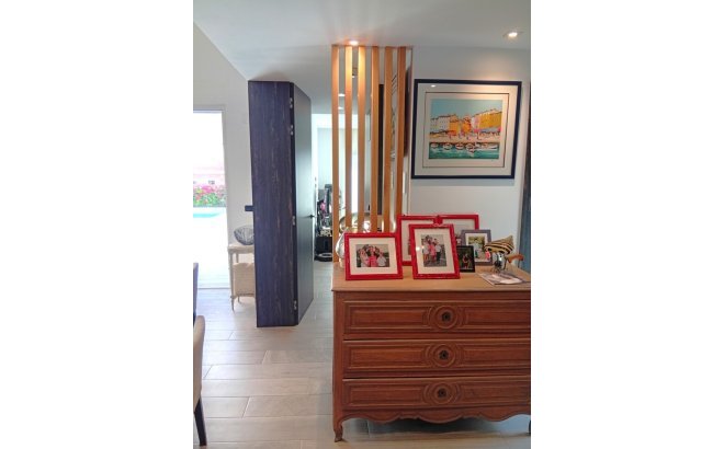 Resale - Villa -
La Finca Golf Resort - Inland