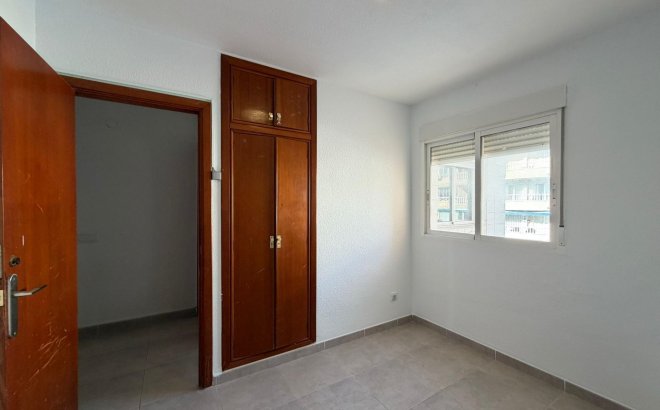 Resale - Apartment -
Torrevieja - Playa de los Locos